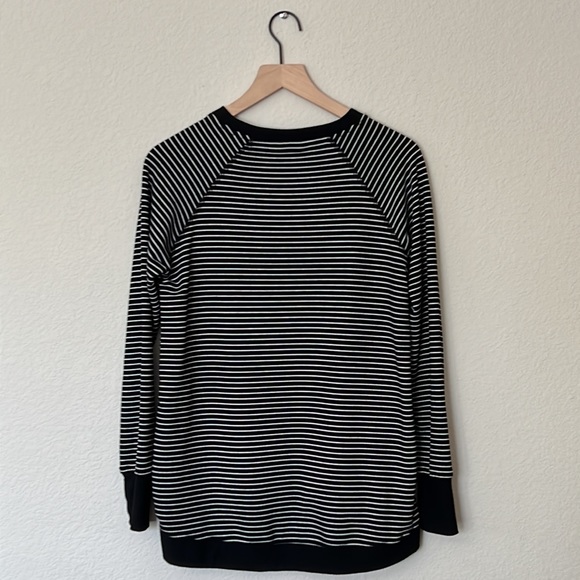 Danskin Black White Striped Tunic Sweater / Sweatshirt size M - Picture 2 of 6